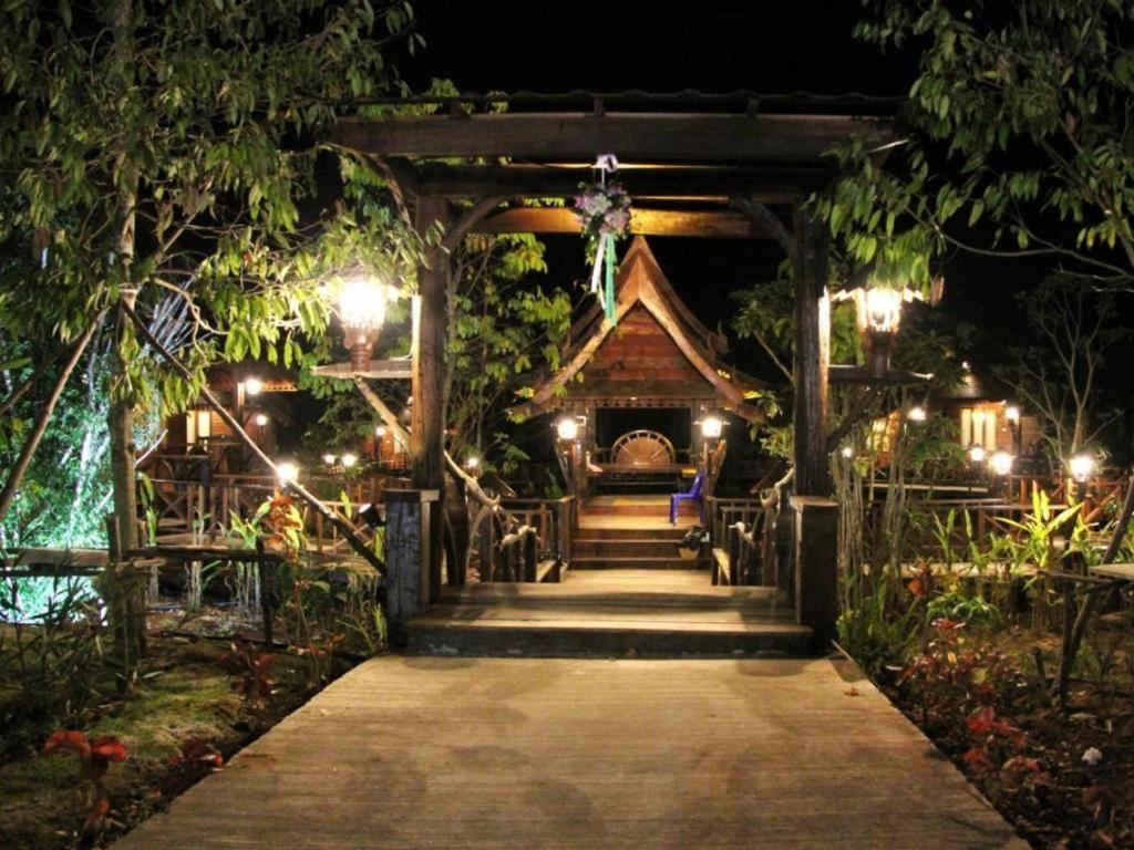 Burilamplai Resort Thung Yai Exterior foto